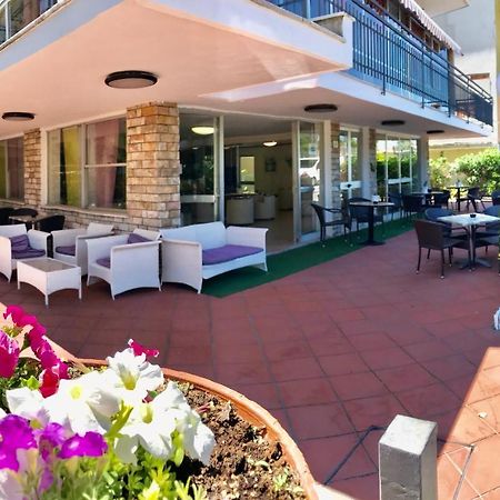 Hotel Naica Rimini Exteriör bild