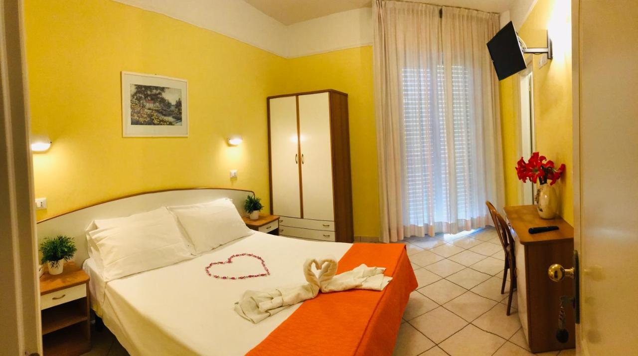 Hotel Naica Rimini Exteriör bild
