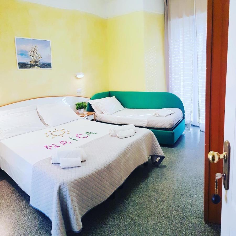 Hotel Naica Rimini Exteriör bild