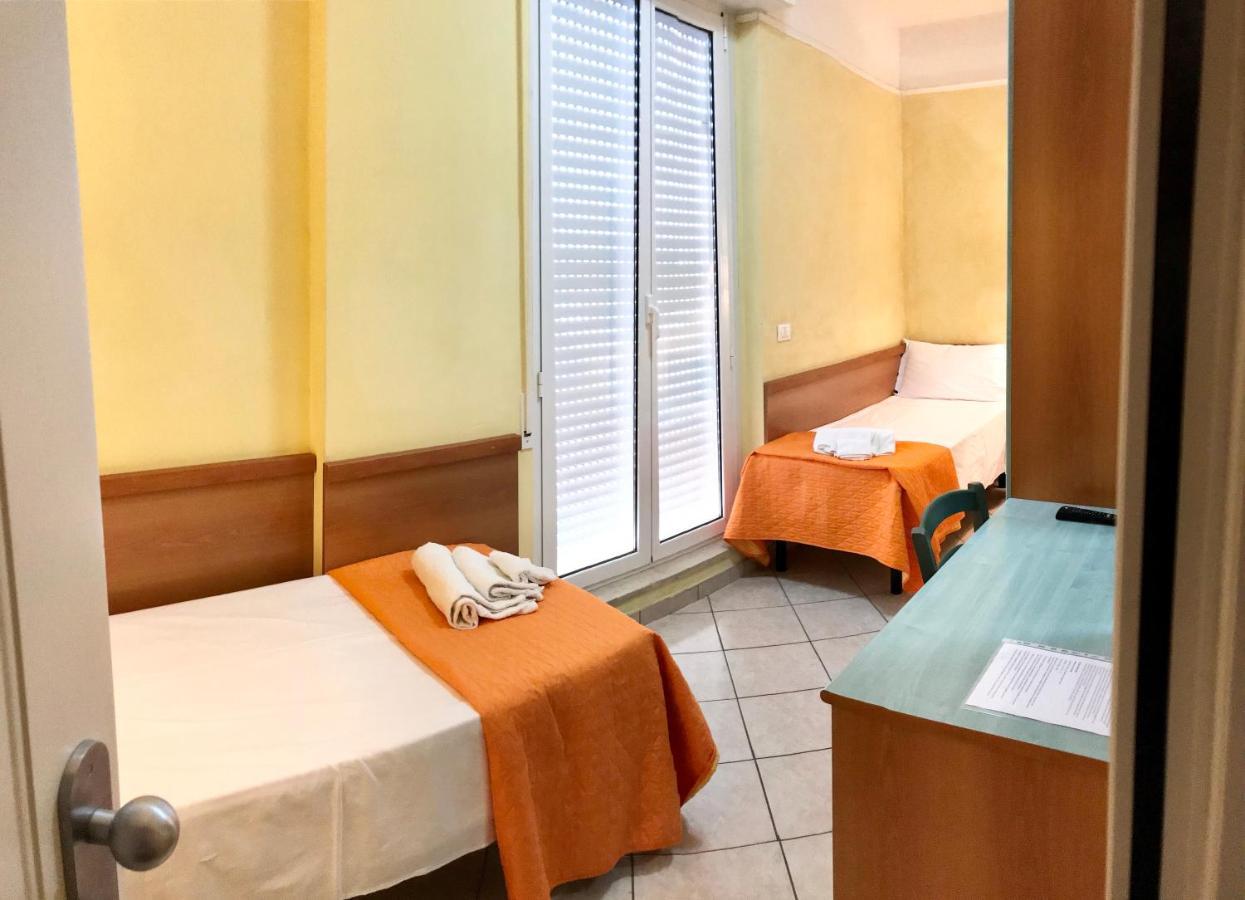 Hotel Naica Rimini Exteriör bild