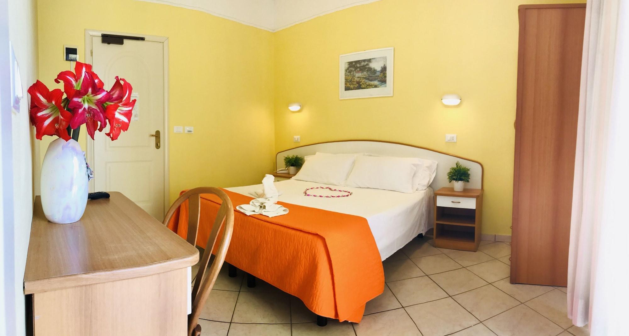 Hotel Naica Rimini Exteriör bild