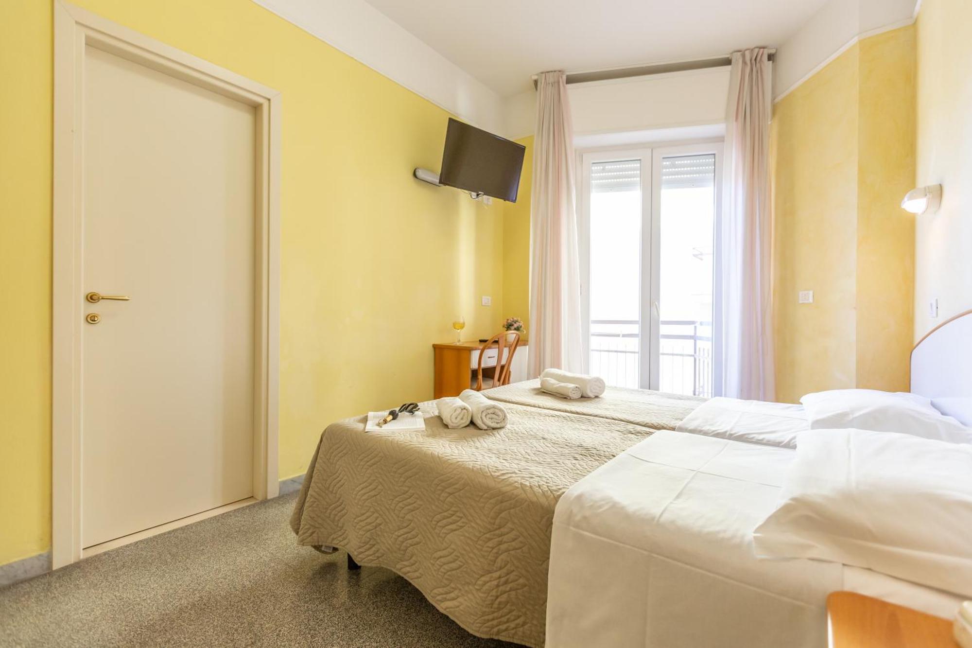Hotel Naica Rimini Exteriör bild