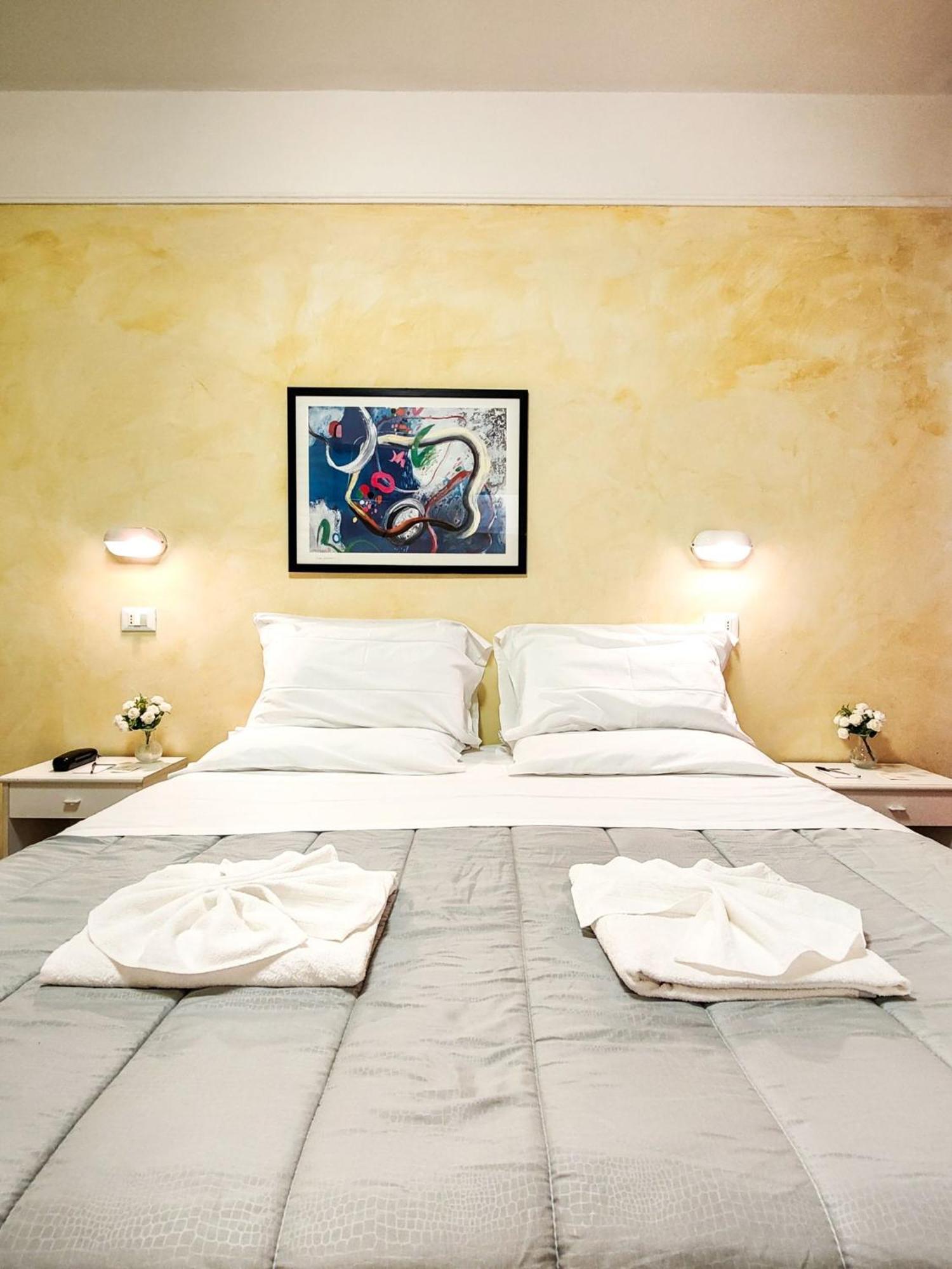 Hotel Naica Rimini Exteriör bild