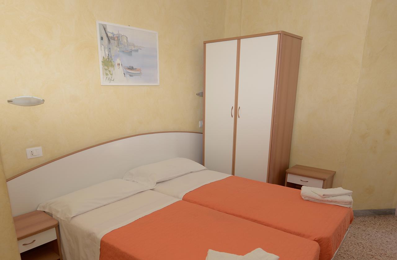 Hotel Naica Rimini Exteriör bild